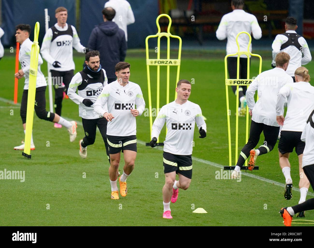 Julian Alvarez aus Manchester City (c) während eines Trainings im Academy Stadium, Manchester. Foto: 8. Mai 2023. Das Bild sollte lauten: Andrew Yates/Sportimage Credit: Sportimage Ltd/Alamy Live News Stockfoto