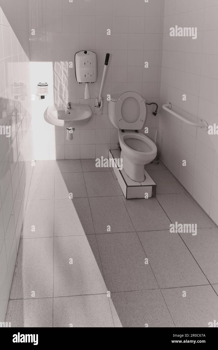 Barrierefreier Zugang: Ein Badezimmer für Menschen mit Behinderungen Stockfoto