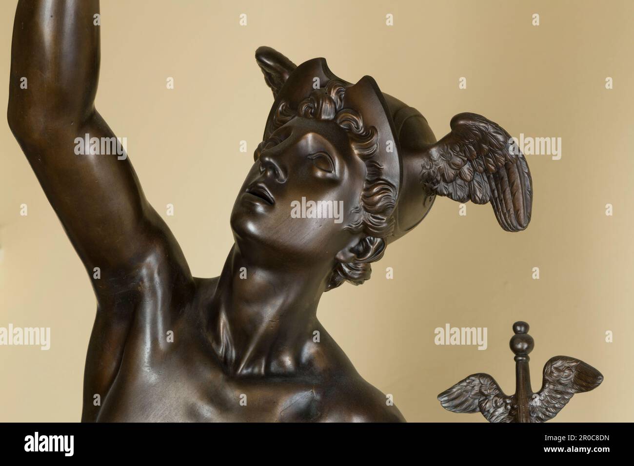 Skulptur 1913P26. Fliegendes Quecksilber, 1800-1900. Bronzeskulptur. Nach Giovanni Bologna... Hermes balanciert auf einer Luftsäule, die aus dem Mund von Zephyr kommt Stockfoto