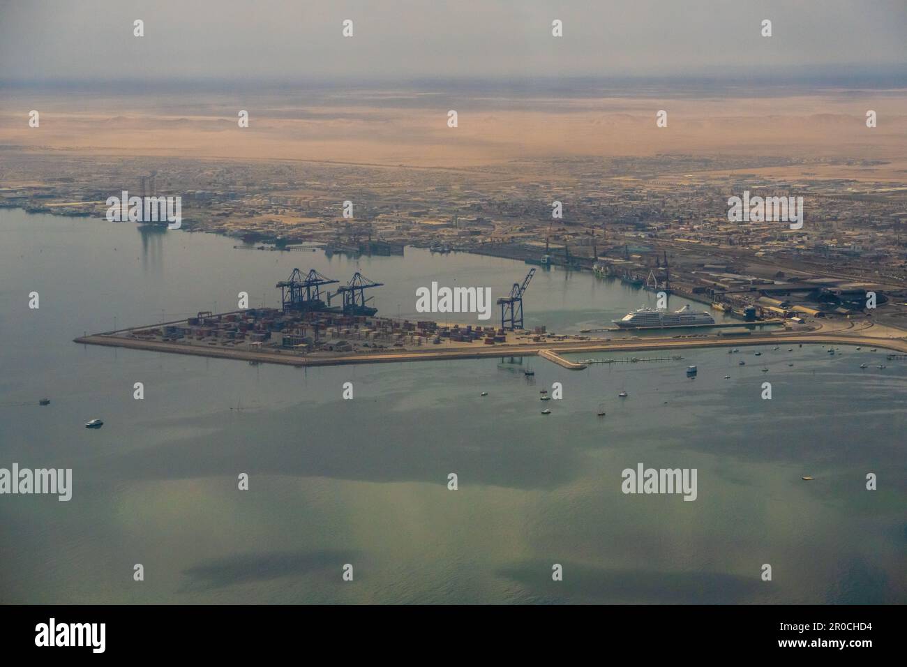 Walvis Bay (Walvisbaai; Walfischbucht; Walfischbai) ist eine Stadt in Namibia und der Name der Bucht, auf der sie liegt. Es ist die zweitgrößte Stadt in Na Stockfoto