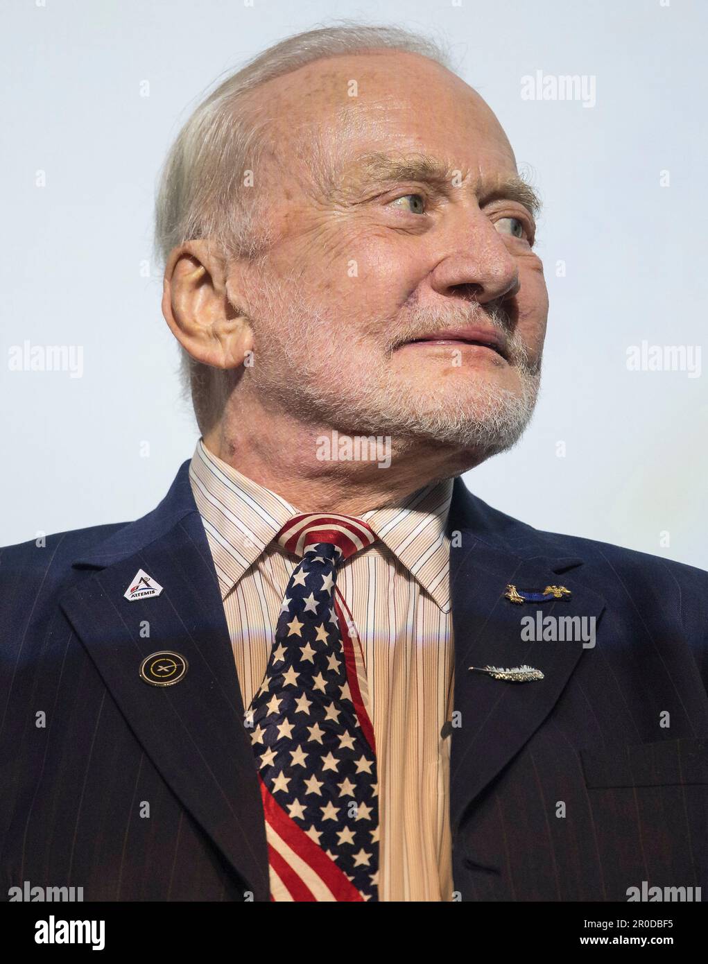 Washington, Vereinigte Staaten von Amerika. 24. Oktober 2019. Pensionierter Apollo-Astronaut Buzz Aldrin während der Highlight-Vorlesung des International Astronautical Federation World Space Award auf dem 70. Internationalen Astronautical Congress im Washington Convention Center, 24. Oktober 2019 in Washington, D.C. Aldrin wurde 2019 mit dem World Space Award ausgezeichnet. Kredit: Joel Kowsky/NASA/Alamy Live News Stockfoto