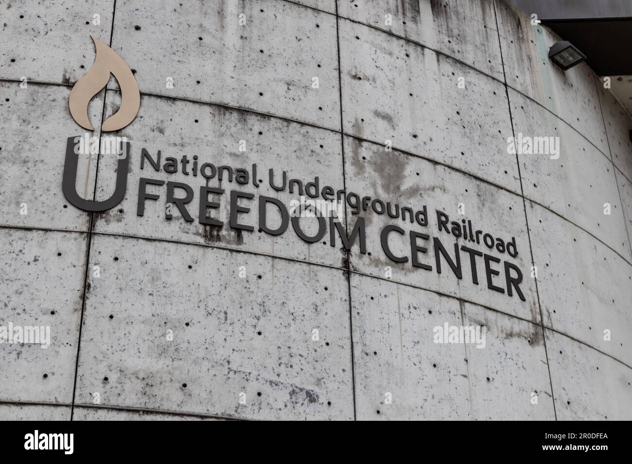 Cincinnati - Ca. Mai 2023: National Underground Railroad Freedom Center. Das Freedom Center basiert auf der Geschichte der U-Bahn. Stockfoto