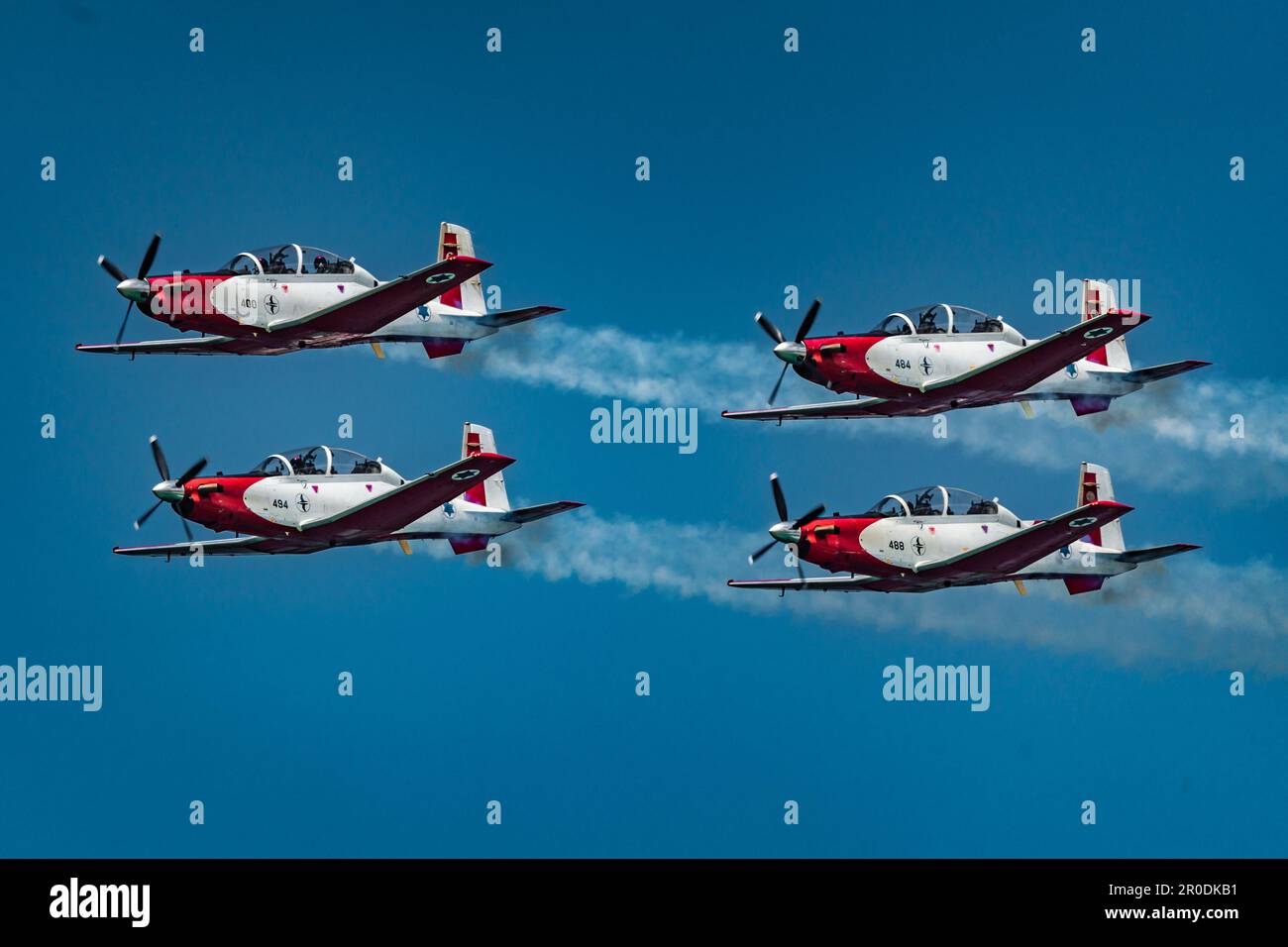 Vier israelische Beechcraft T-6 Texan II vom IAF Aerobatic Team treten am Unabhängigkeitstag 2022 auf Stockfoto