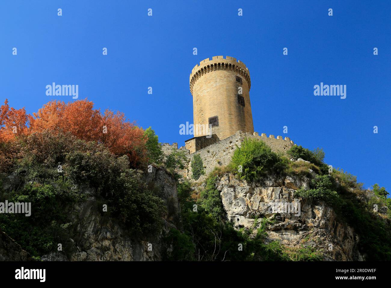 Village und Chateau de Foix, Ariege, Occitane, Frankreich. Stockfoto