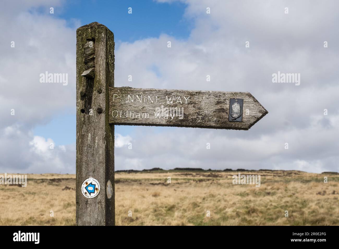 07.05.23 Marsden, West Yorkshire, Vereinigtes Königreich. Wegweiser auf dem „Pennine Way“ in der Nähe des Marsden Moor Stockfoto