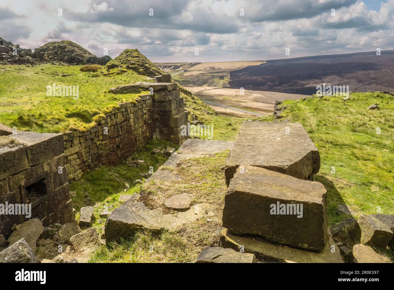 Dieser Pule Hill Rundweg ist voller atemberaubender Felsformationen, Stauseen und wunderschöner Moorlandschaft. Bei etwas mehr als 10km m hat dieser Spaziergang nur ein paar s Stockfoto