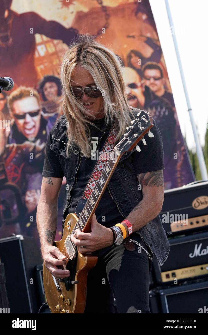 7. Mai 2023: Musiker - Doug Aldrich, Gitarrist, auf der Bühne beim 2023. â€œRock Ronnieâ-Konzert zugunsten von Ronnie James Dio Cancer Fund, Los Encinos State Historic Park, Encino, Kalifornien, USA, 7. Mai, 2023. (Kreditbild: © Scott Mitchell/ZUMA Press Wire) NUR REDAKTIONELLE VERWENDUNG! Nicht für den kommerziellen GEBRAUCH! Stockfoto