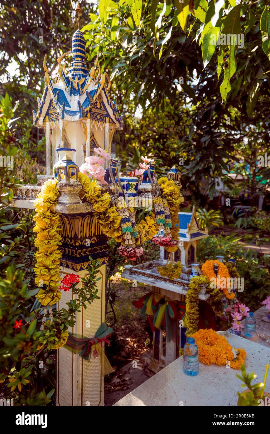 Ein Spirituosenhaus (San Phra Phum), Bangkok, Thailand Stockfoto