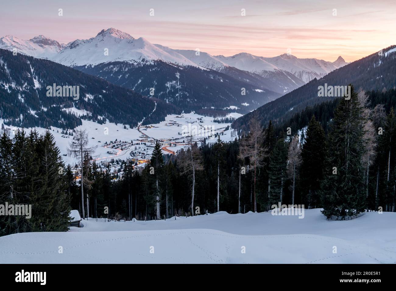 Schweiz, Grisons, Davos: Blick vom Hotel Schatzalp nach Davos Stockfoto