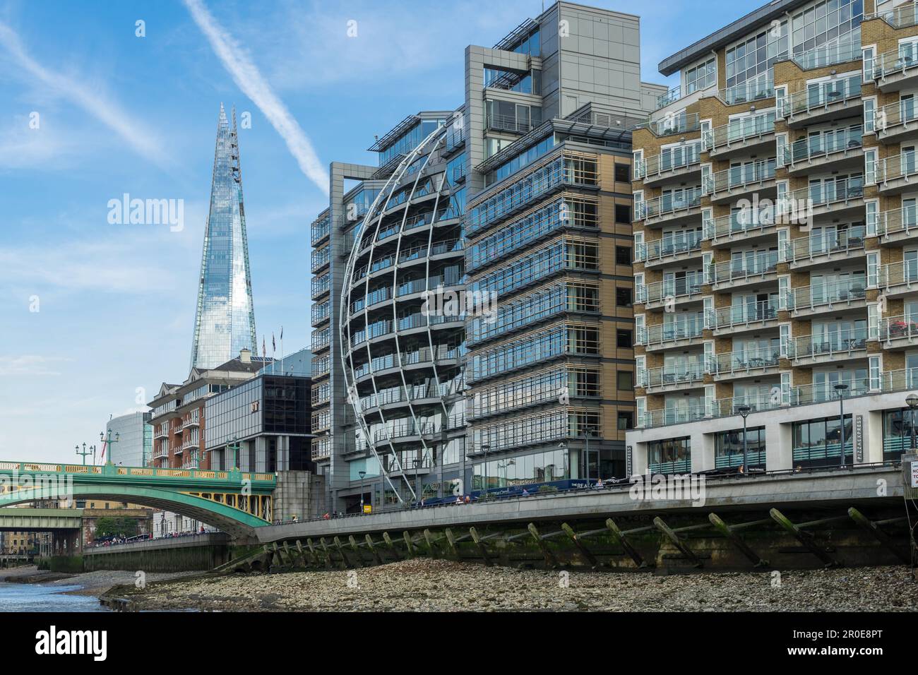 Der Shard und Gebäude in London Stockfoto