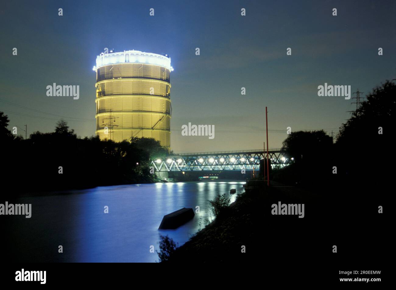 Das Oberhausen Gasometer , ein Industriemonument, Oberhausen, Ruhrgebiet, Nordrhein-Westfalen, Deutschland Stockfoto