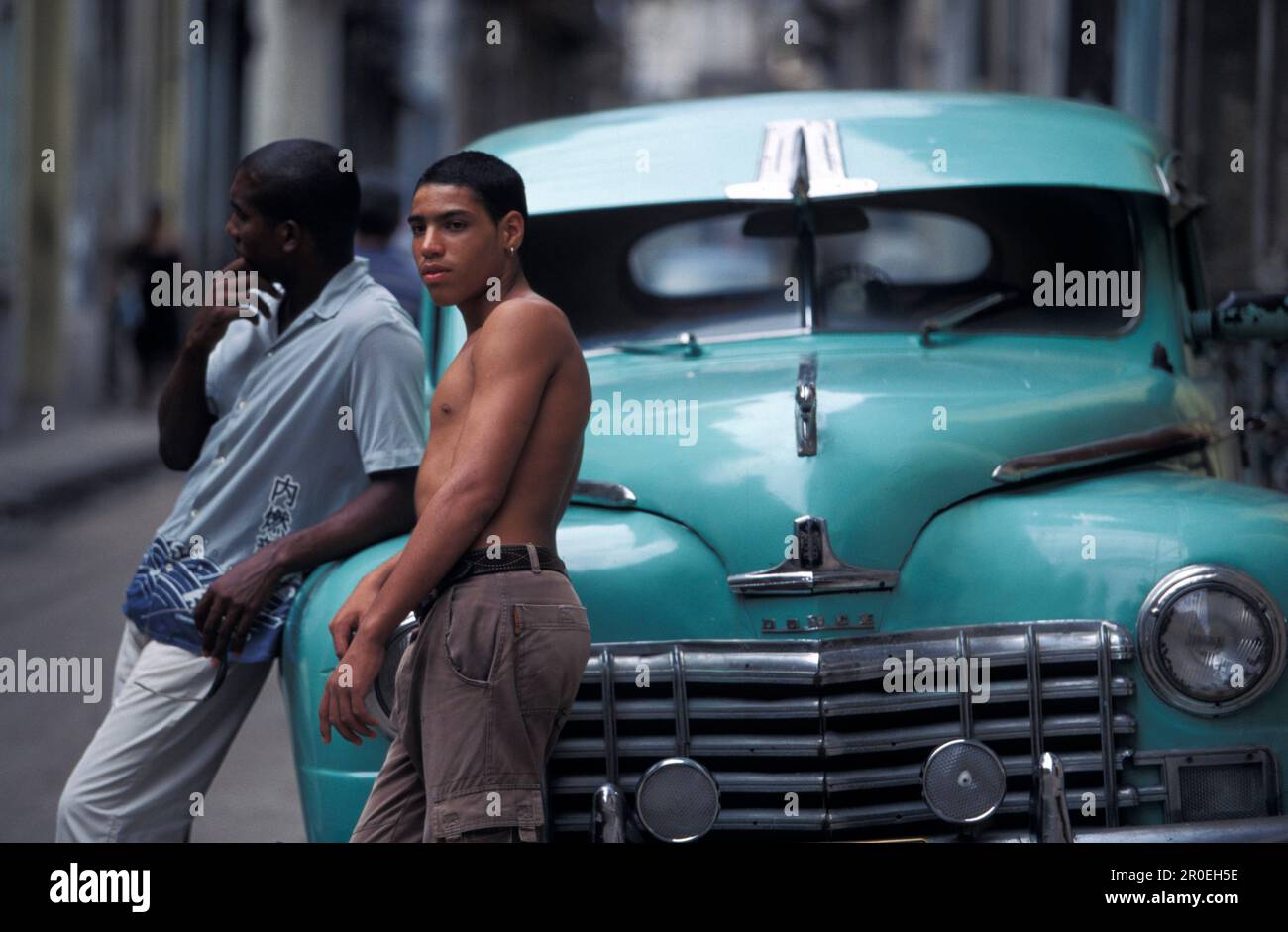 Friends & Oldtimer, Old Havana Kuba, Karibik Stockfoto