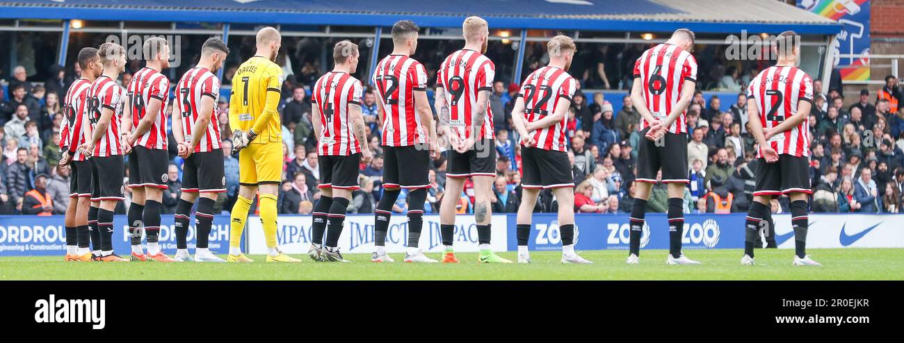 Birmingham, Großbritannien. 08. Mai 2023. Sheffield United zollt HM King Charles III. Beim EFL Sky Bet Championship Match zwischen Birmingham City und Sheffield Utd am 8. Mai 2023 in St. Andrews, Birmingham, England, Respekt. Foto: Stuart Leggett. Nur redaktionelle Verwendung, Lizenz für kommerzielle Verwendung erforderlich. Keine Verwendung bei Wetten, Spielen oder Veröffentlichungen von Clubs/Ligen/Spielern. Kredit: UK Sports Pics Ltd/Alamy Live News Stockfoto