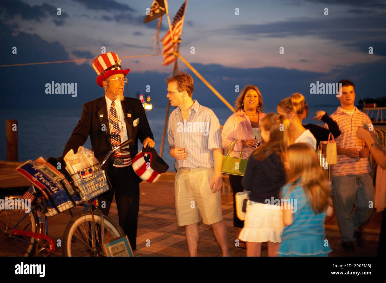 Aussteller bei den täglichen Feierlichkeiten zum Sonnenuntergang, Mallory Square, Key West Florida, USA Stockfoto