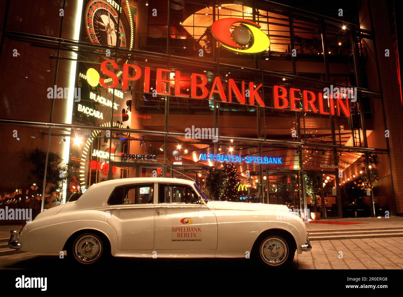 Spielhaus, Kasino, Noble-Auto vor dem Kasino, Berlin Stockfoto