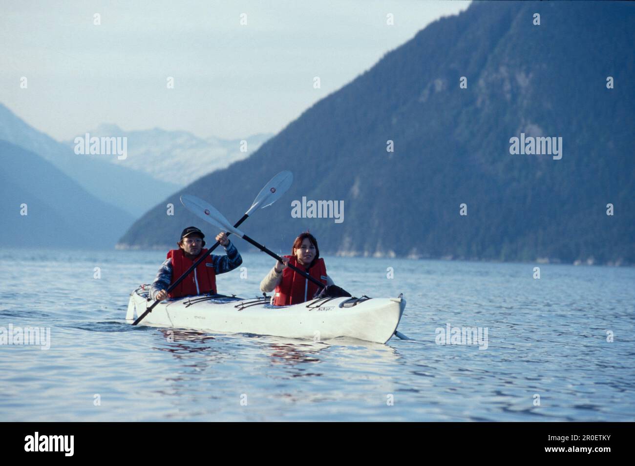 Kajakfahrer, Chilkoot Inlet, Haines Alaska, USA Stockfoto