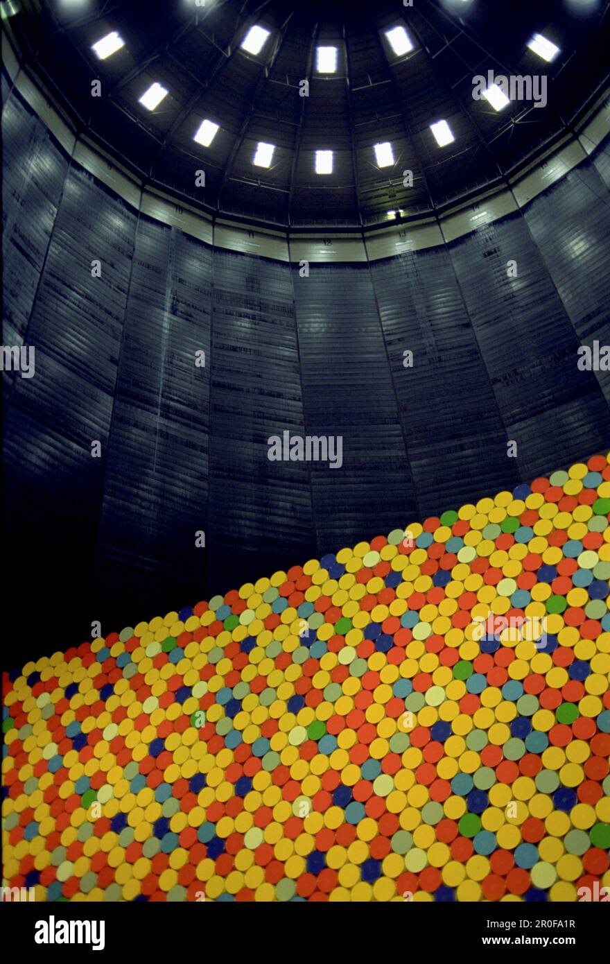 Gasometer, Christo Kunstausstellung, Oberhausen, Nordrhein-Westfalen, Deutschland Stockfoto