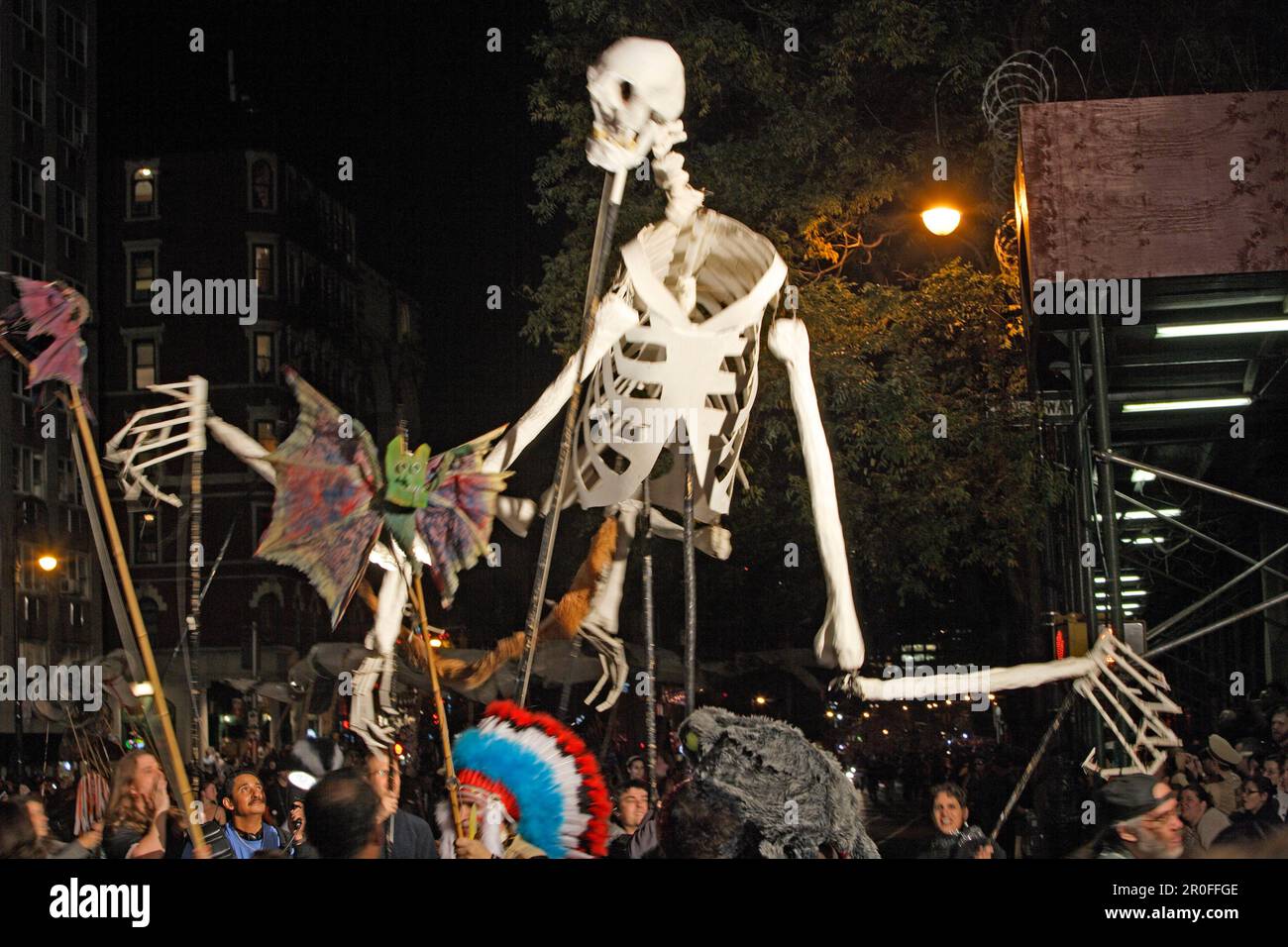 Halloween-Parade entlang der 5. Avenue, Manhattan, New York City, USA Stockfoto