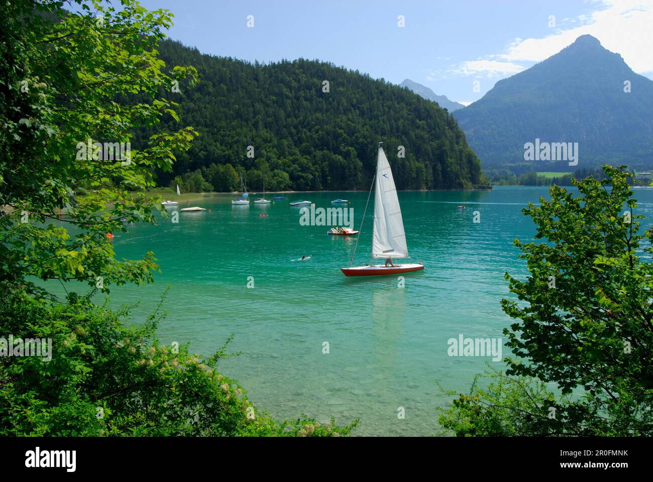 Segelboote auf dem Wolfgangsee, Salzkammergut, Salzburg, Österreich Stockfoto
