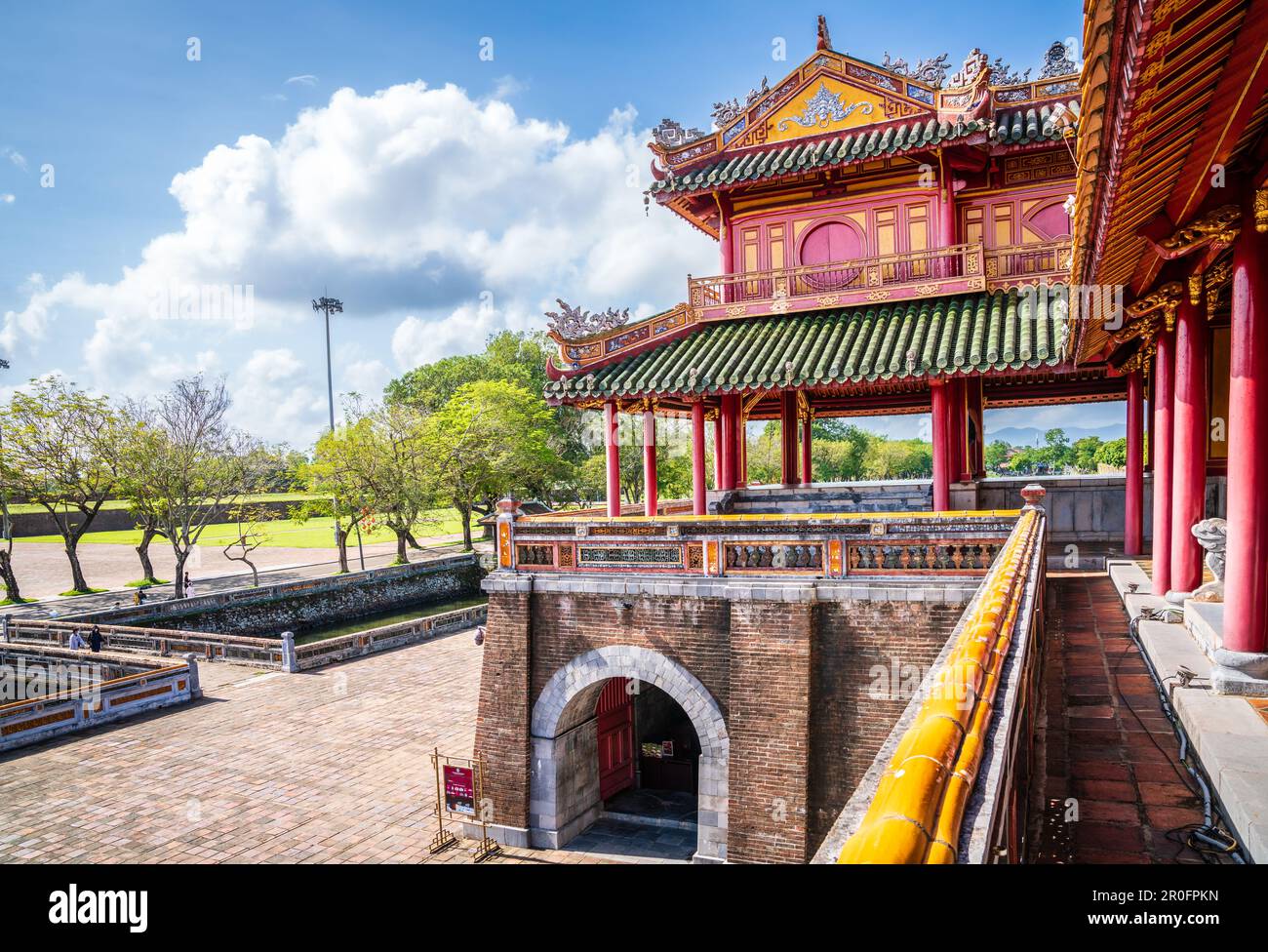 Obere Ebene des Meridian-Tors der Kaiserstadt in Hue, Vietnam Stockfoto