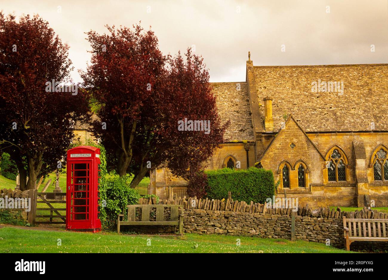Europa, England, Gloucestershire, Cotswolds, Snowshill, St. Barnabas Church Stockfoto