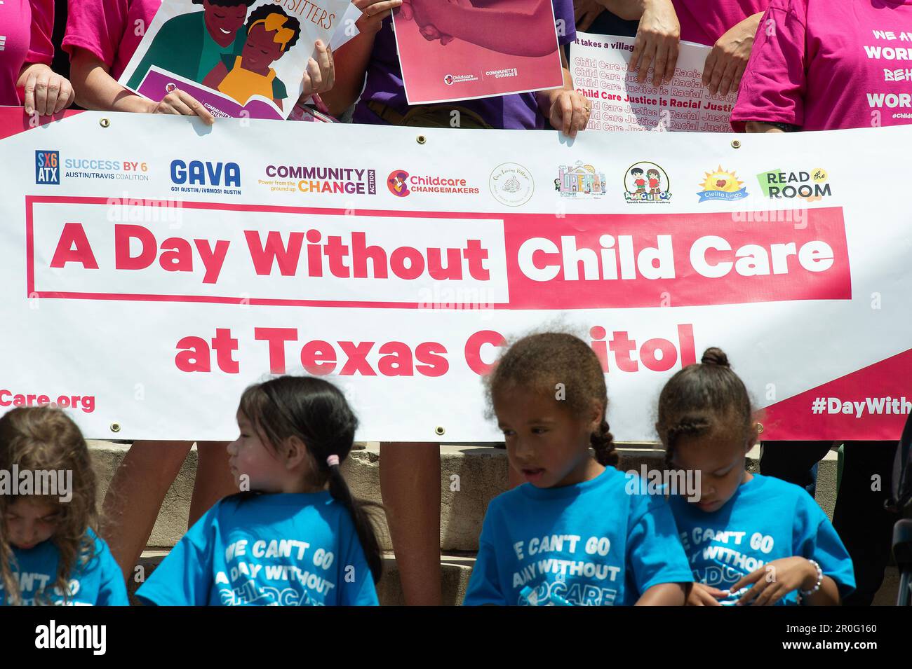 8. Mai 2023: Demonstranten besuchen die Rallye Day Without Child Care in der Hauptstadt des Bundesstaats Texas für geplante Proteste und Schließungen am Montag in der Hoffnung, Bundes- und Staatsgesetzgeber daran zu erinnern, dass sie dringend staatliche Unterstützung benötigen. Austin, Texas. Mario Cantu/CSM Stockfoto