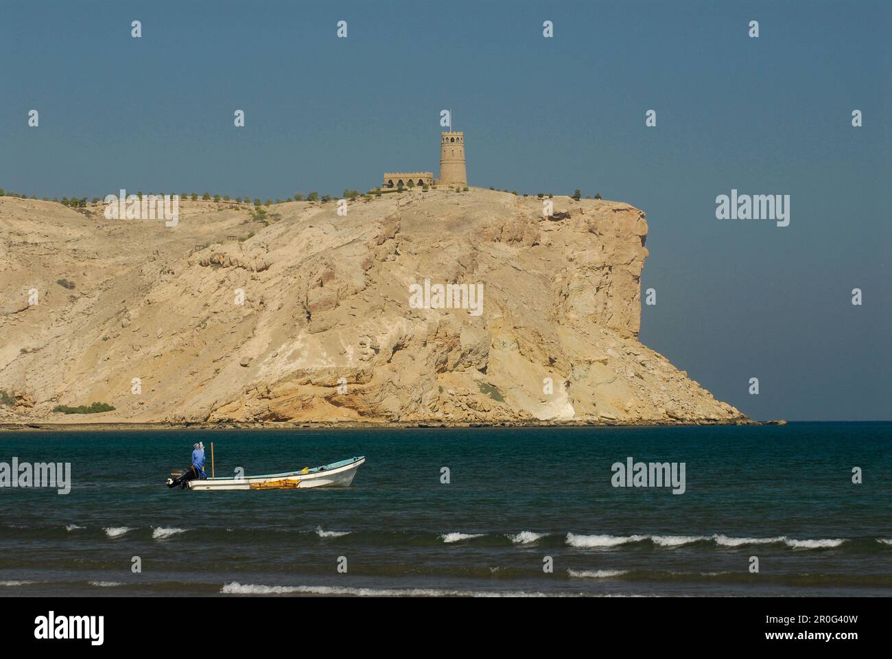 Fischerboot, das von den Daymaniyat Islands, Ras Al Sawadi, Oman, Asien abfährt Stockfoto