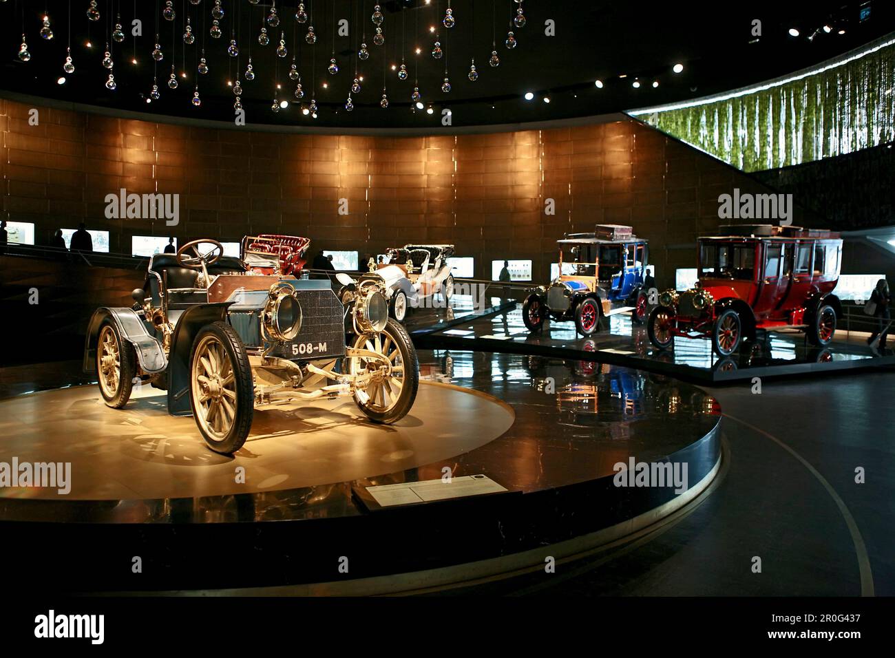 Oldtimer im Mercedes Benz Museum in Bad Cannstadt, Stuttgart, Baden-Württemberg Stockfoto