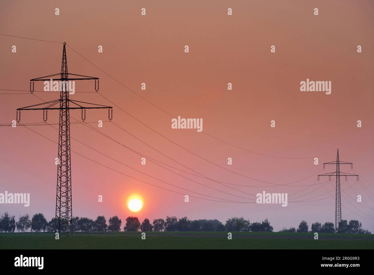 Sonnenuntergang in der Nähe von Lippstadt, Nordrhein-Westfalen, Deutschland Stockfoto