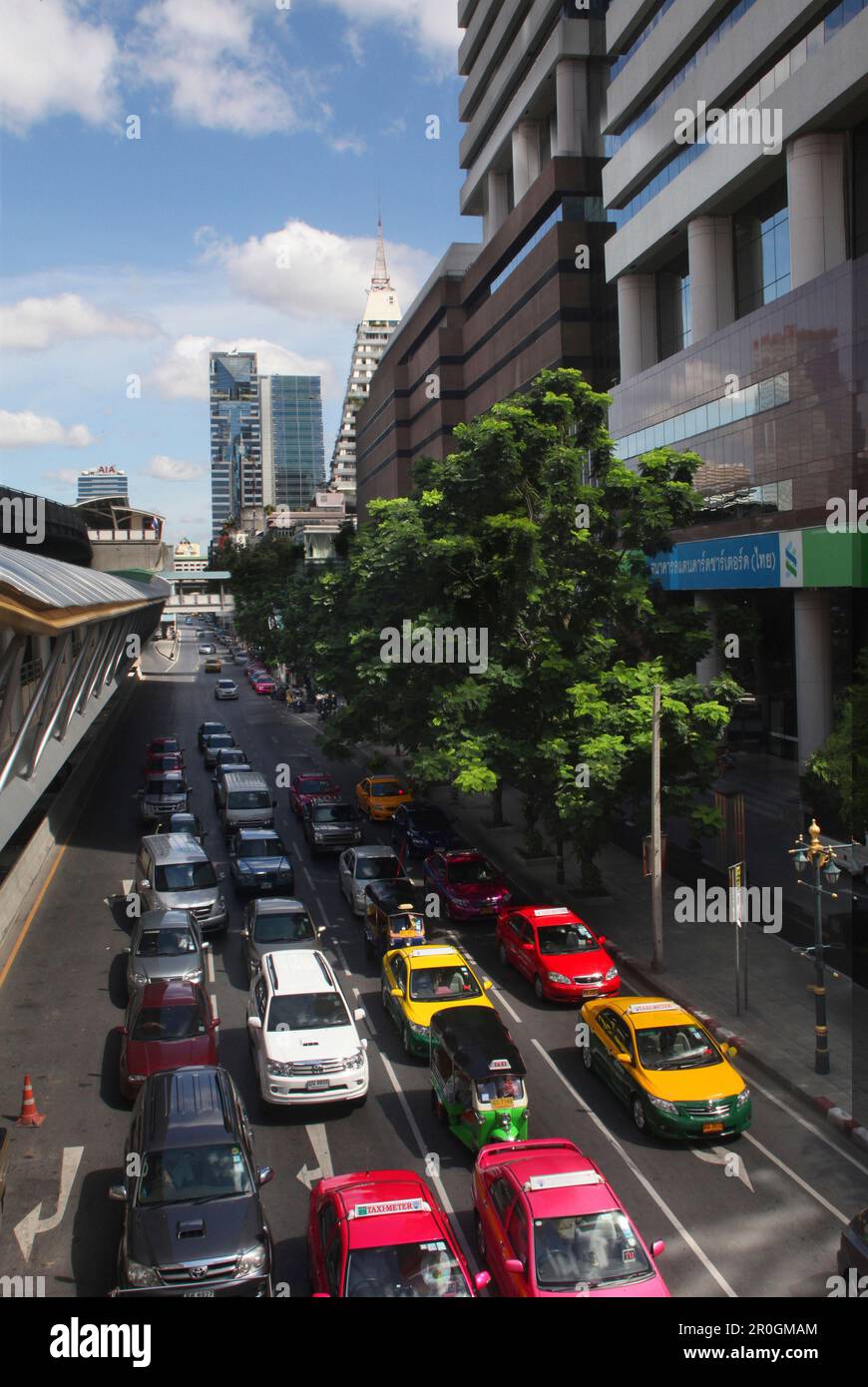 Verkehr im Bezirk Sathon, Bangkok, Thailand, Asien Stockfoto