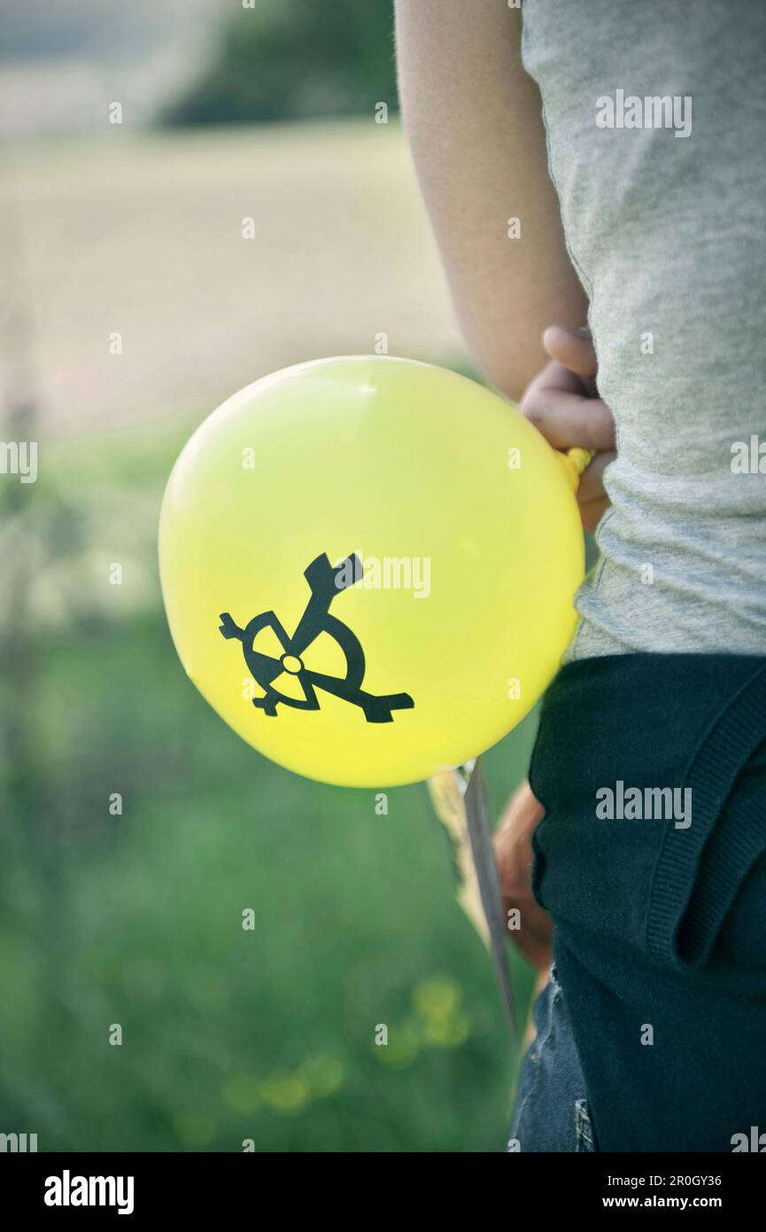 Ballon mit Kernschild, Demonstration gegen das Kernkraftwerk Gundremmingen, Bayern Stockfoto