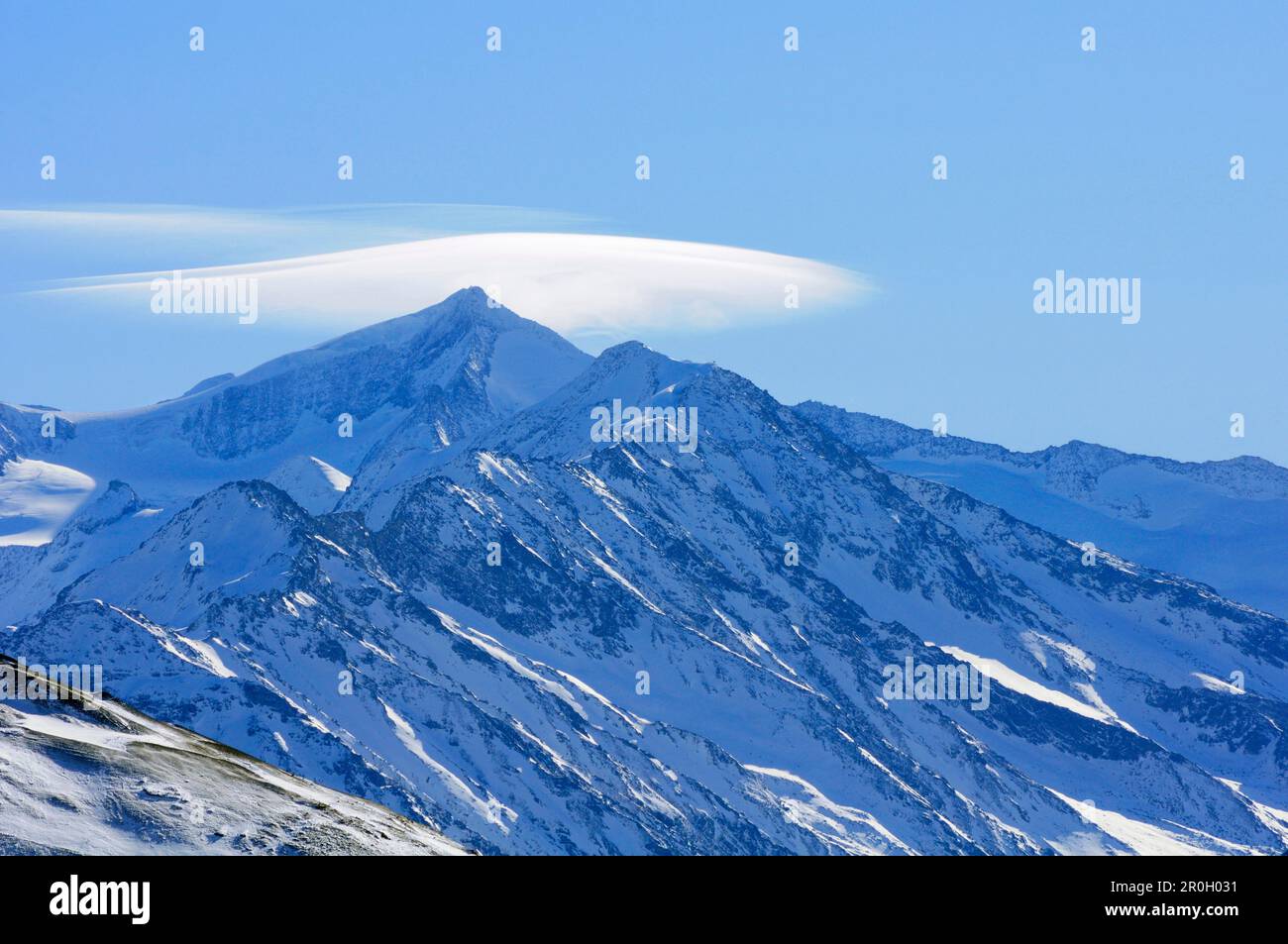 Föhnwolke vor Grossvenediger, Skitour bei Nadernachjoch, Neue Bamberger-Hütte, Kitzbühel-Alpen, Tirol, Österreich Stockfoto