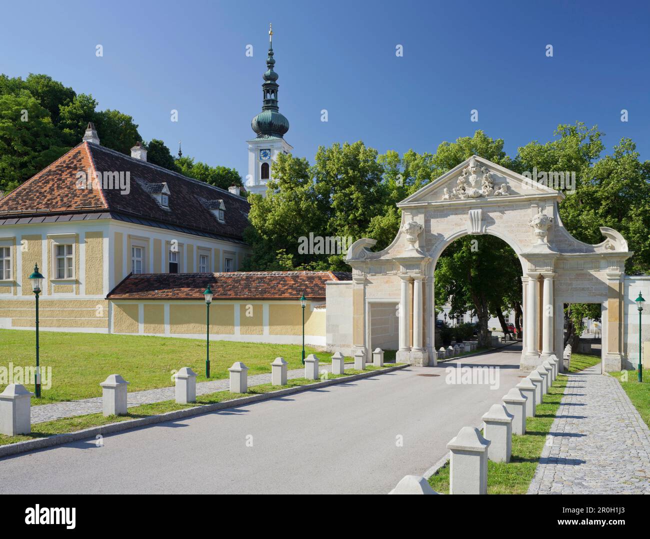 Stift Heiligenkreuz im Sonnenlicht, Heiligenkreuz, untere Austria, Österreich, Europa Stockfoto