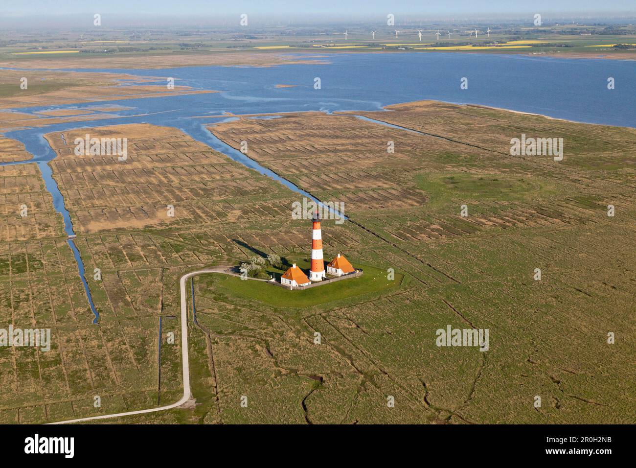 Luftaufnahme der Leuchtturm am nördlichen Westerheversand, Halbinsel Eiderstedt, Nordfriesland, Schleswig-Holstein, Deutschland Stockfoto