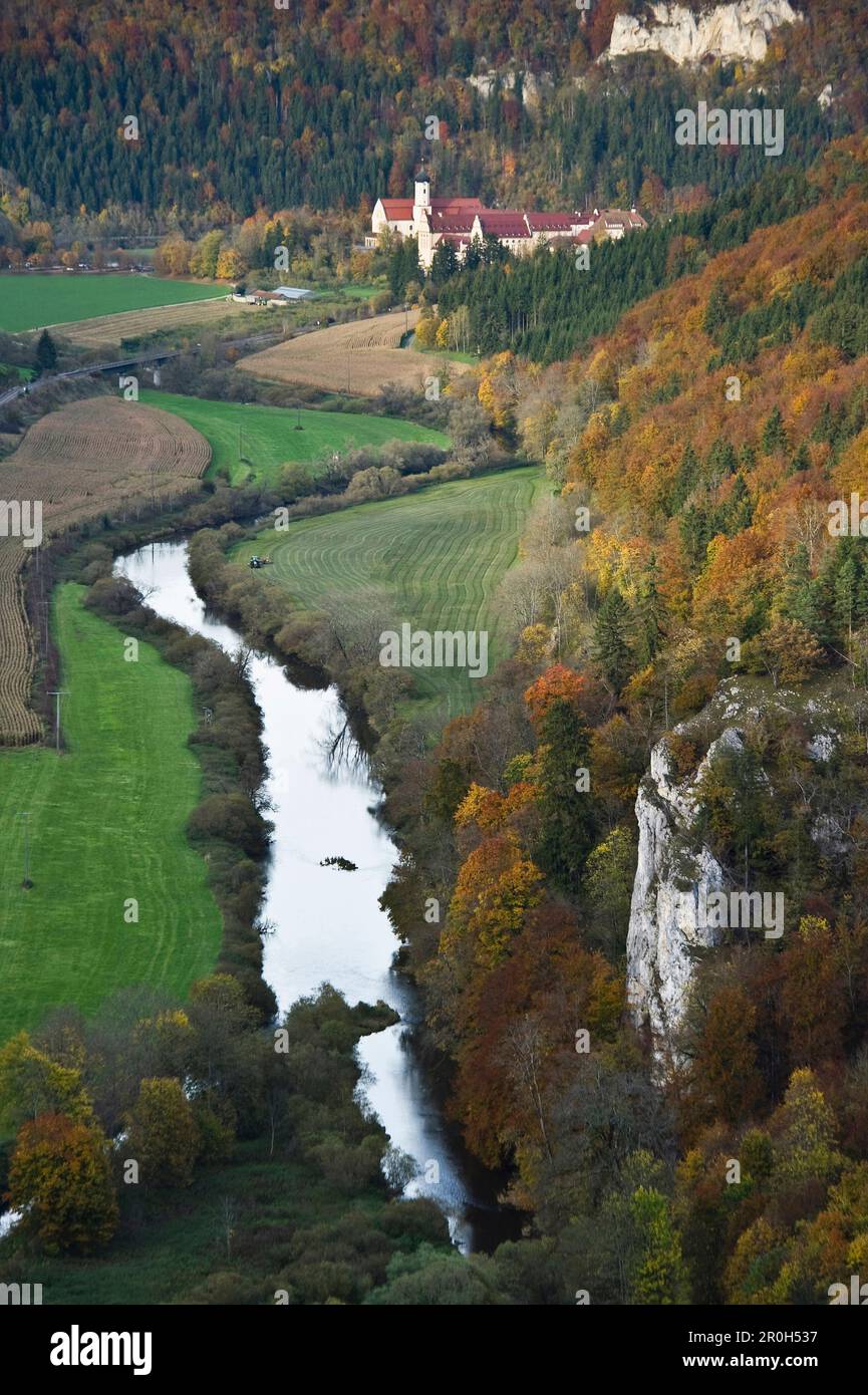 Blick auf das Beuron Archabbey, ein bedeutendes Haus des Benediktinerordens, Oberes Donautal, Schwäbische Alpen, Baden-Württemberg, Deutschland, Europa Stockfoto