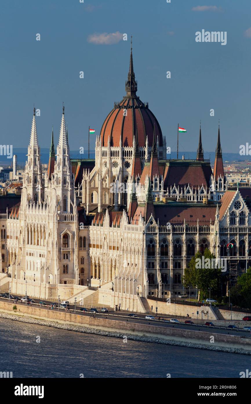 Parlament über die Donau Ufer, Lajos Kossuth Platz, Donau, Budapest, Ungarn Stockfoto