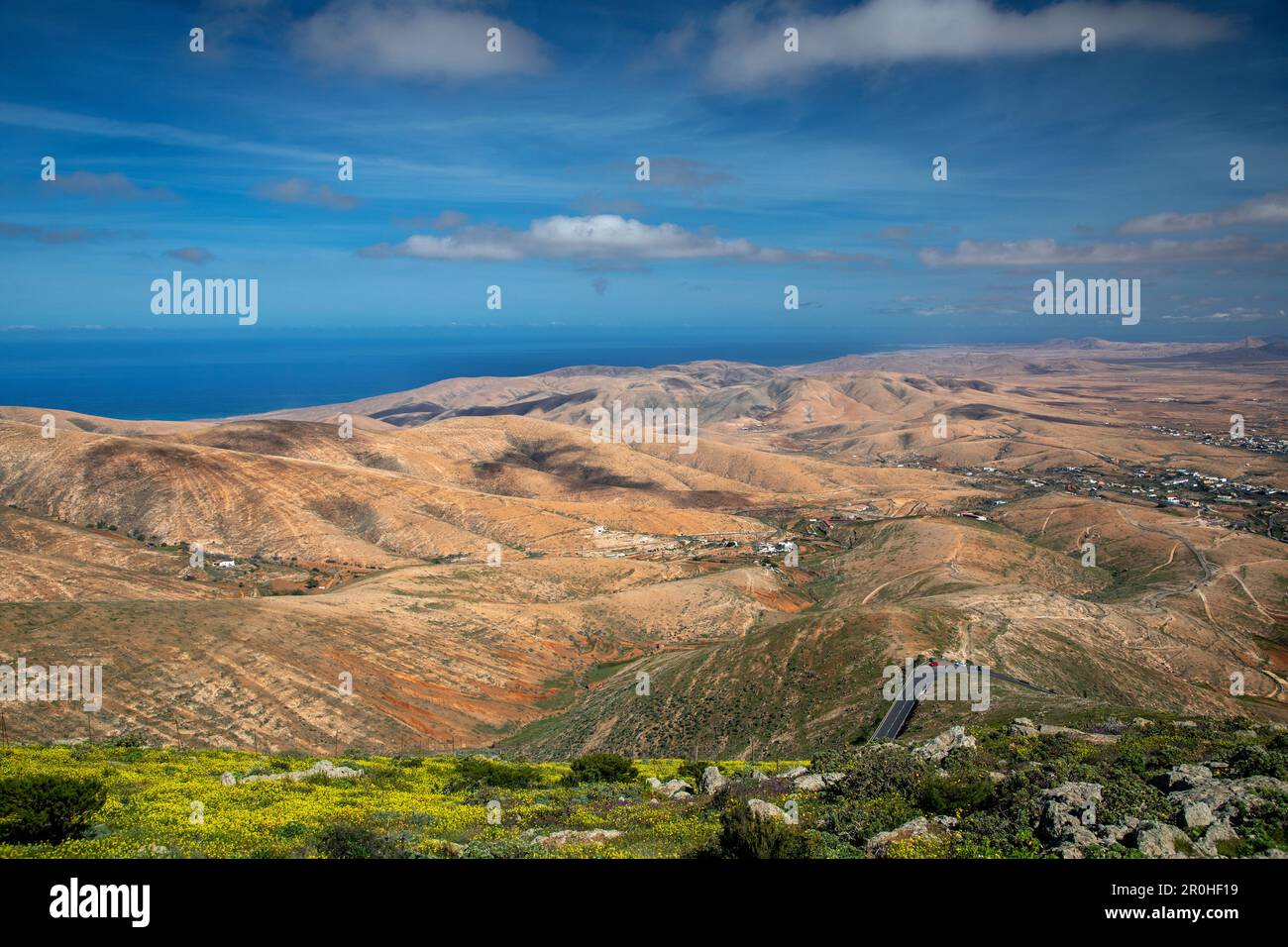 Berglandschaft westlich von Valle de Santa Ines, Blick von Mirador de Morro Velosa, Kanarische Inseln, Lanzarote, Valle de Santa Ines Stockfoto