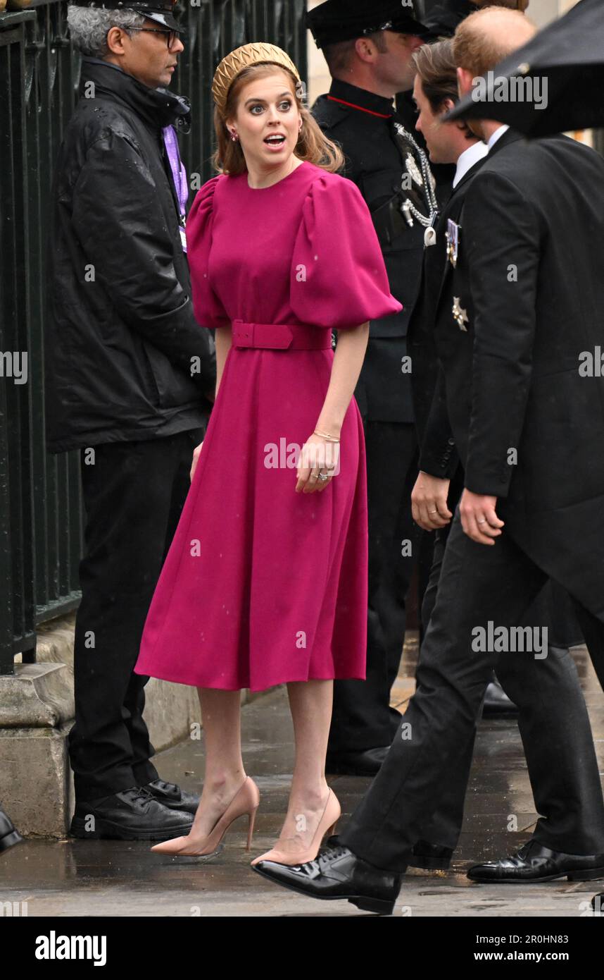 London, England. UK. 06. Mai 2023. Prinzessin Beatrice besucht die Krönung von König Karl III. Und Königin Camilla in Westminster Abbey. Kredit: Anw Stockfoto