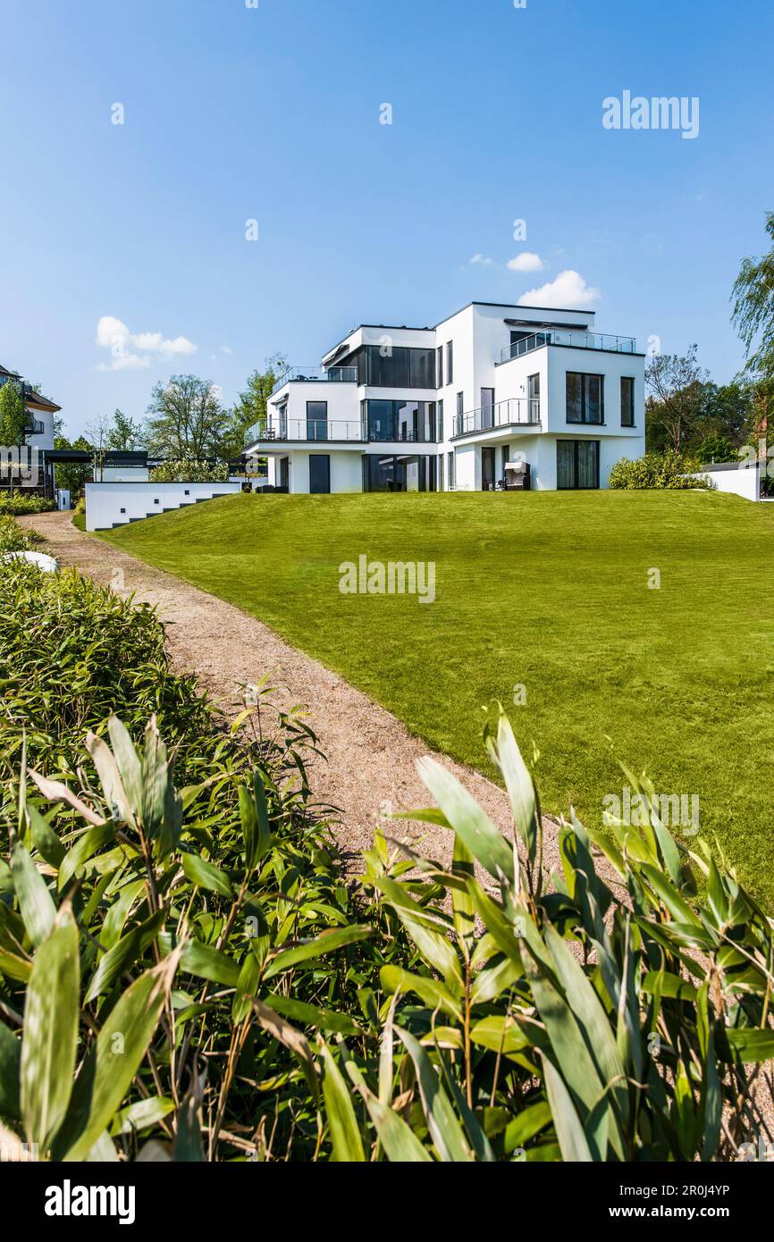 Villa im Stil moderner Architektur, Brandenburg, Deutschland Stockfoto