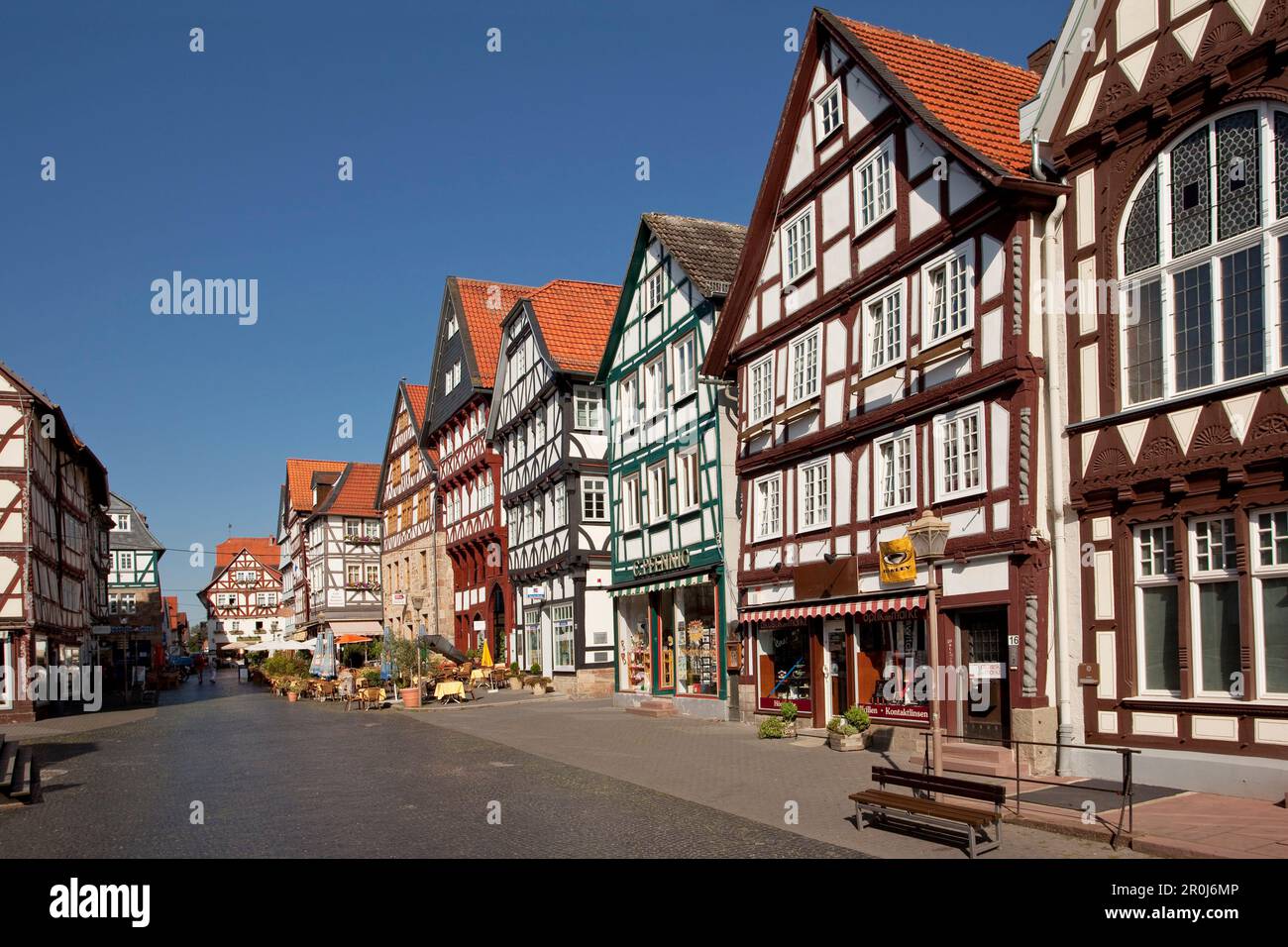 Farbenfrohe Fachwerkhäuser auf dem Marktplatz, Fritzlar, Hessen, Deutschland, Europa Stockfoto