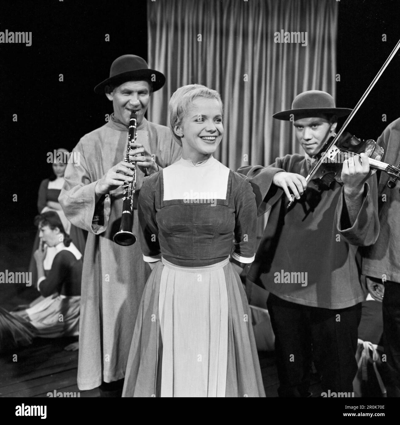 Faust, Spielfilm nach dem Stück von Johann Wolfgang von Goethe, Deutschland 1960, Regie: Peter Gorski, Darsteller: Heidi Leupolt in der Szene Osterspaziergang. Stockfoto