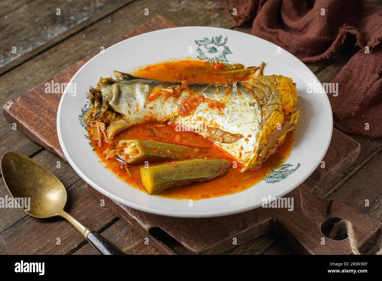 Malaysische Gerichte Silberkatzensuppe Malaiisch genannt Ikan Patin Asam Pedas Stockfoto