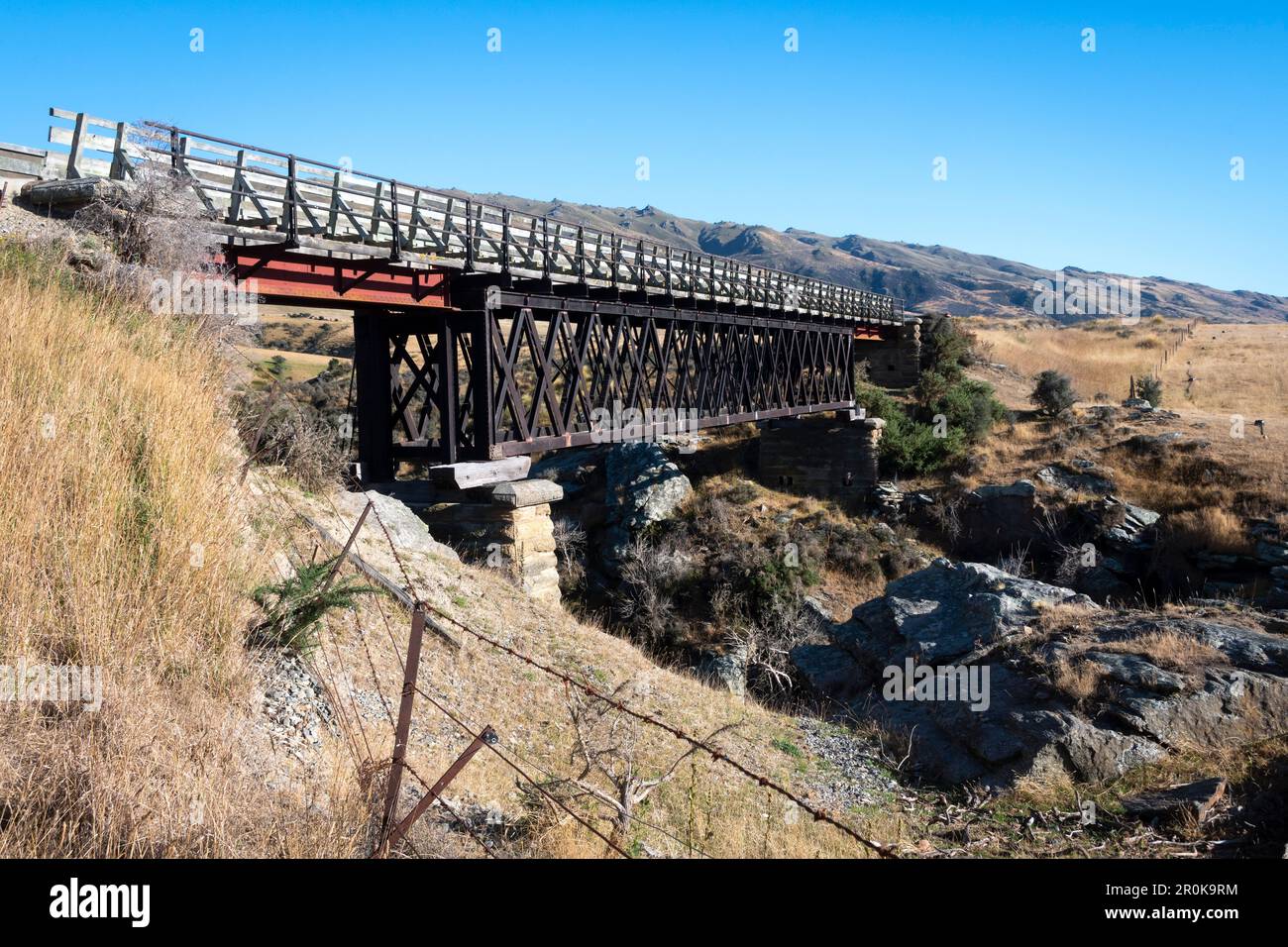 Steel Truss Bridge am Central Otago Rail Trail, nahe Hyde, Otago, South Island, Neuseeland Stockfoto