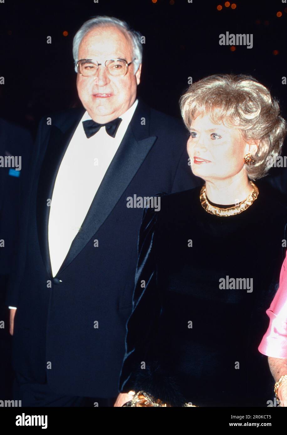 Bundeskanzler Helmut Kohl mit Ehefrau Hannelore auf dem Bundespresseball in Bonn, Deutschland 2001 Stockfoto