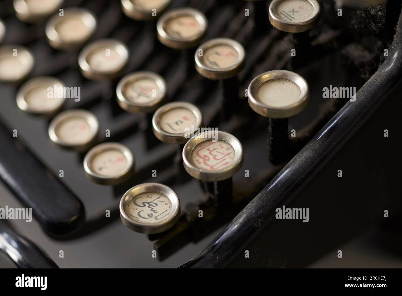 Historische Schreibmaschine mit arabischen Zeichen, nostalgisch Stockfoto