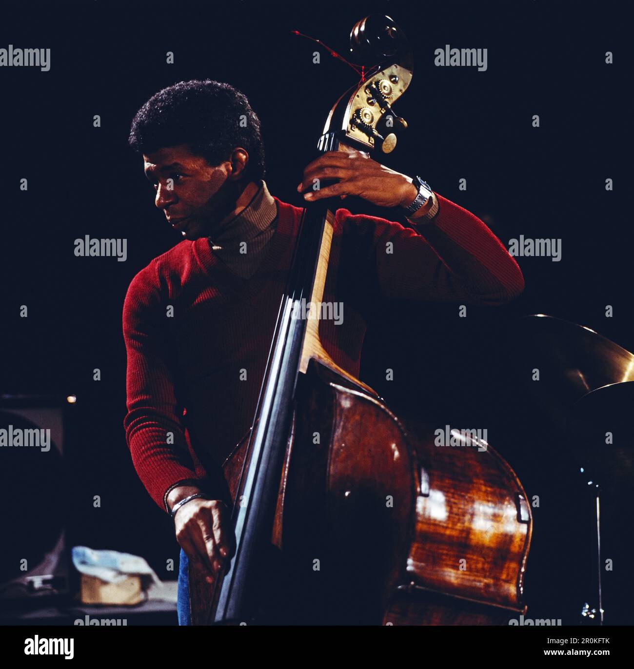 Jazz Fest Berlin, Philharmonie, Deutschland, 1979, Buster Williams, Amerikanischer Jazzbassist spielt mit von und Chico Freeman Quintet. Jazz Fest Berlin, Philharmonie, Deutschland, 1979, Buster Williams, American Jazz Bassist, spielt mit von und Chico Freeman Quintet. Stockfoto