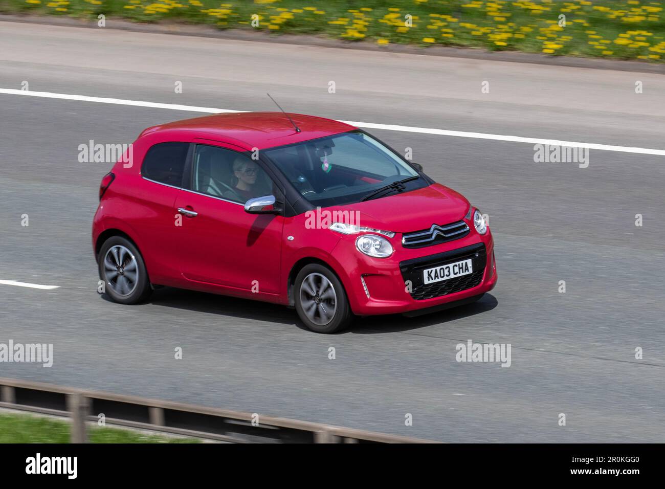 2018 Red Citroen C Flair PureTech; C1 Flair VTI PureTech 82 Car Hatchback Benzinmotor 1200 cm3; Fahrt auf der Autobahn M61, Großbritannien Stockfoto