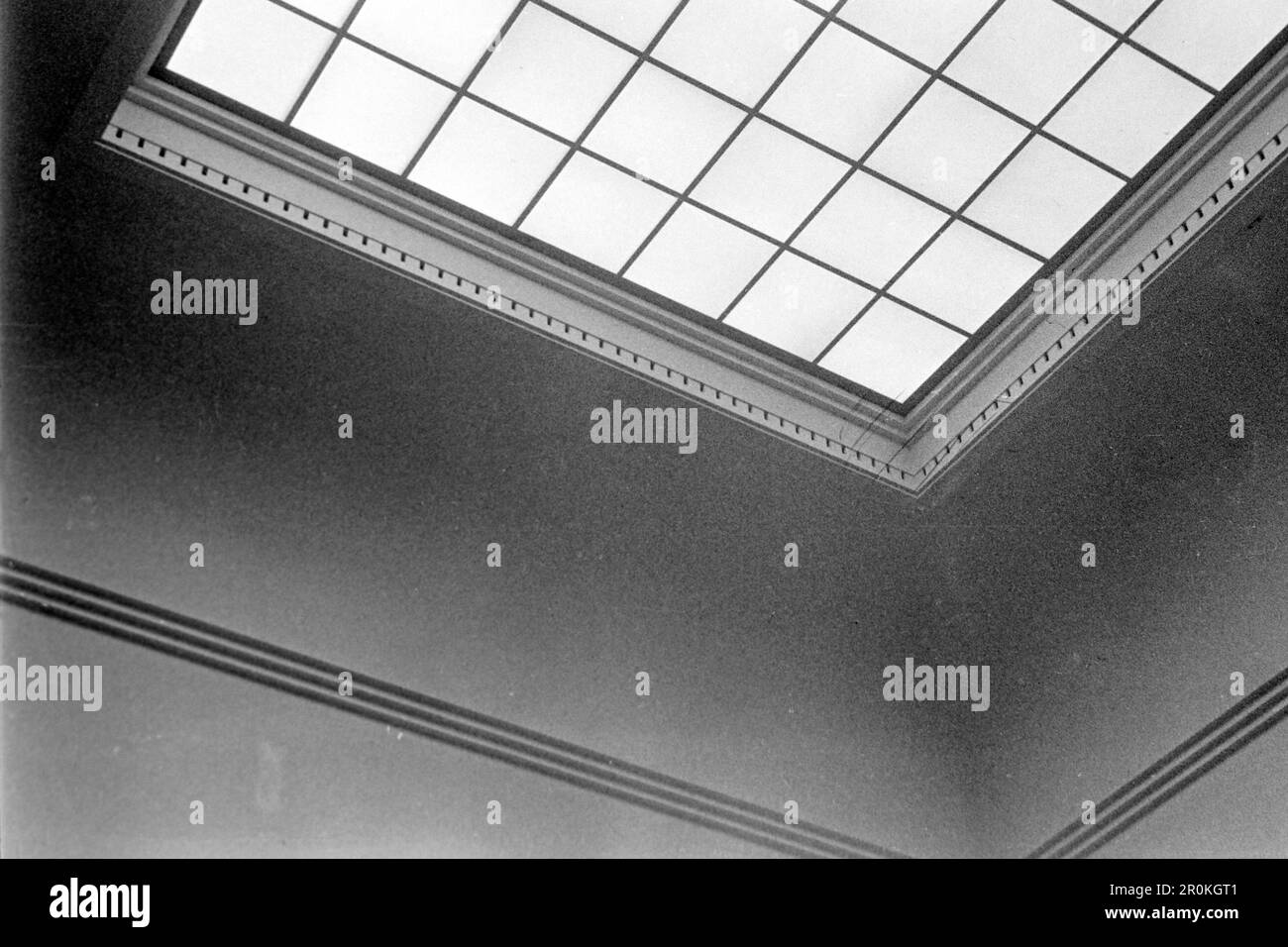 Ein Oberlicht im Haus der Deutschen Kunst, heute Haus der Kunst, München 1936. Ein Oberlicht im Haus der Deutschen Kunst, heute Haus der Kunst, München 1936. Stockfoto