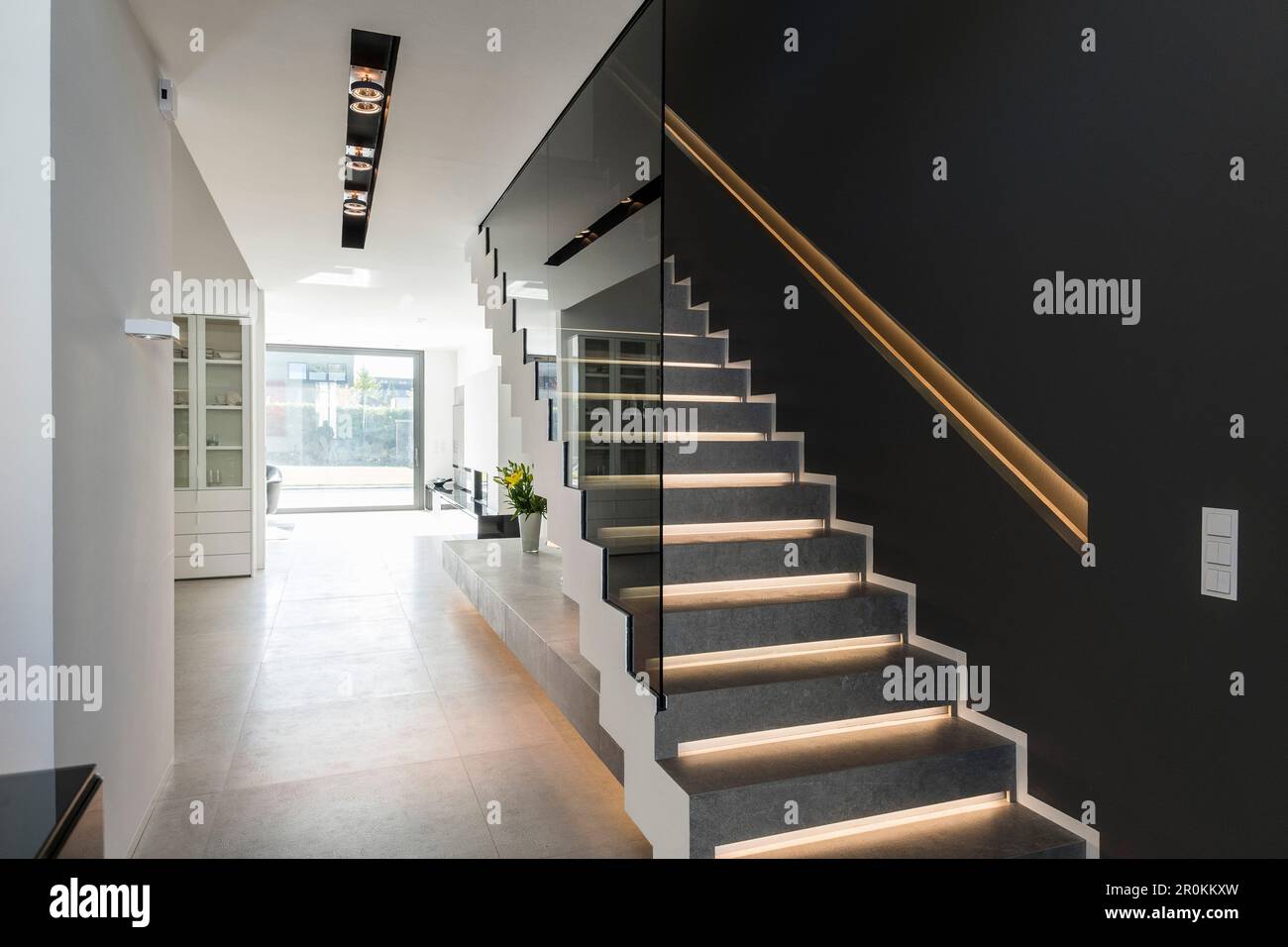Treppe eines modernen Bauhaus-Gebäudes, Oberhausen, Nordrhein-Westfalen Stockfoto