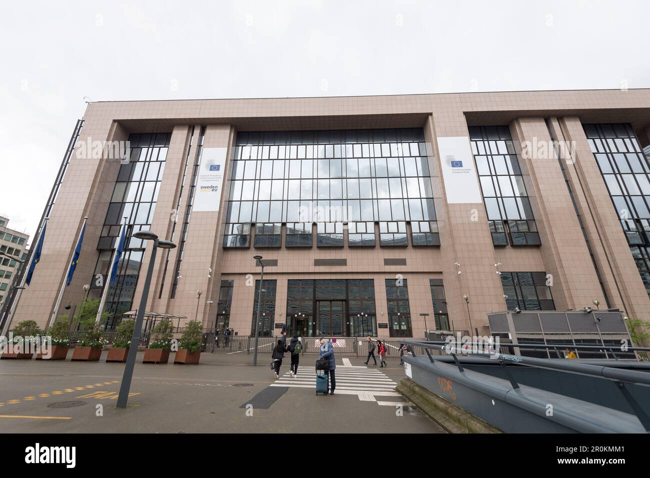 Justus-Lipsius-Gebäude des Rates der Europäischen Union in der Rue de la Loi / Wetstraat am Rond-Point Schuman / Schumanplein (Schuman-Kreisverkehr) in EUR Stockfoto